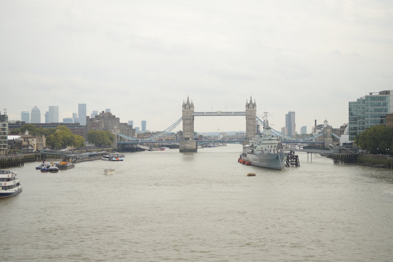 Il London Bridge sul Tamigi, nel cuore di Londra da Albert Mansour