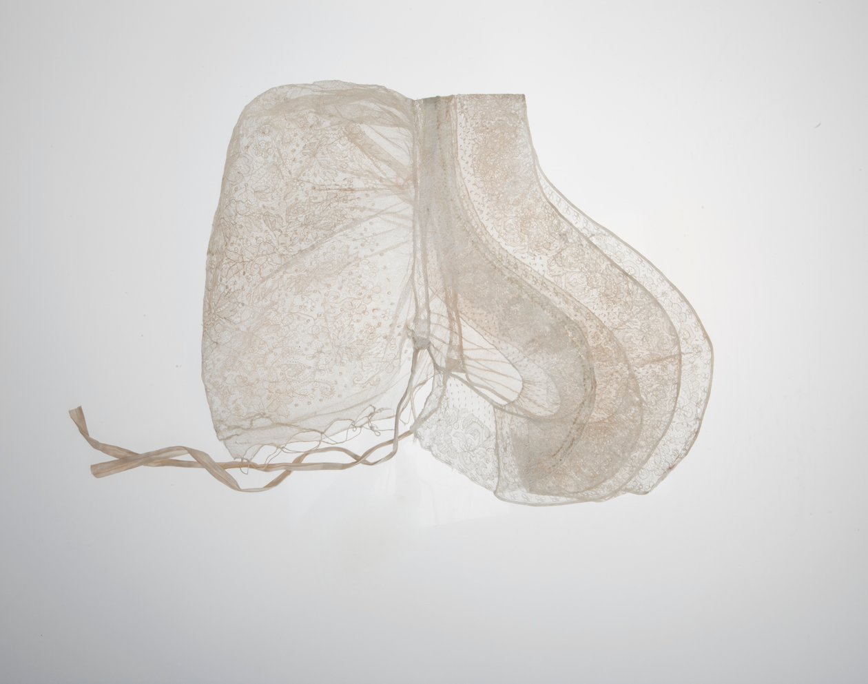 Cappello da sposa di Miss A. Pillsbury da A. A. Pillsbury