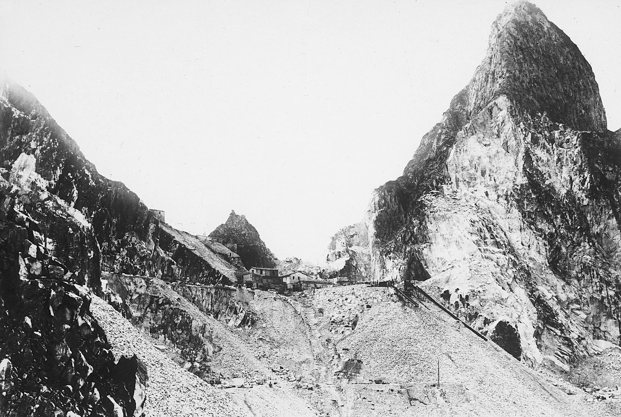 Cava di marmo nelle Alpi Apuane, Toscana da A. Corsini