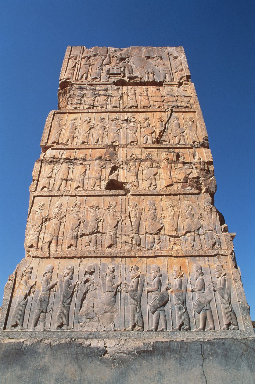 Ingresso ovest della Sala delle Cento Colonne, raffigurante file di dignitari che sostengono il Re in cima da Achaemenid