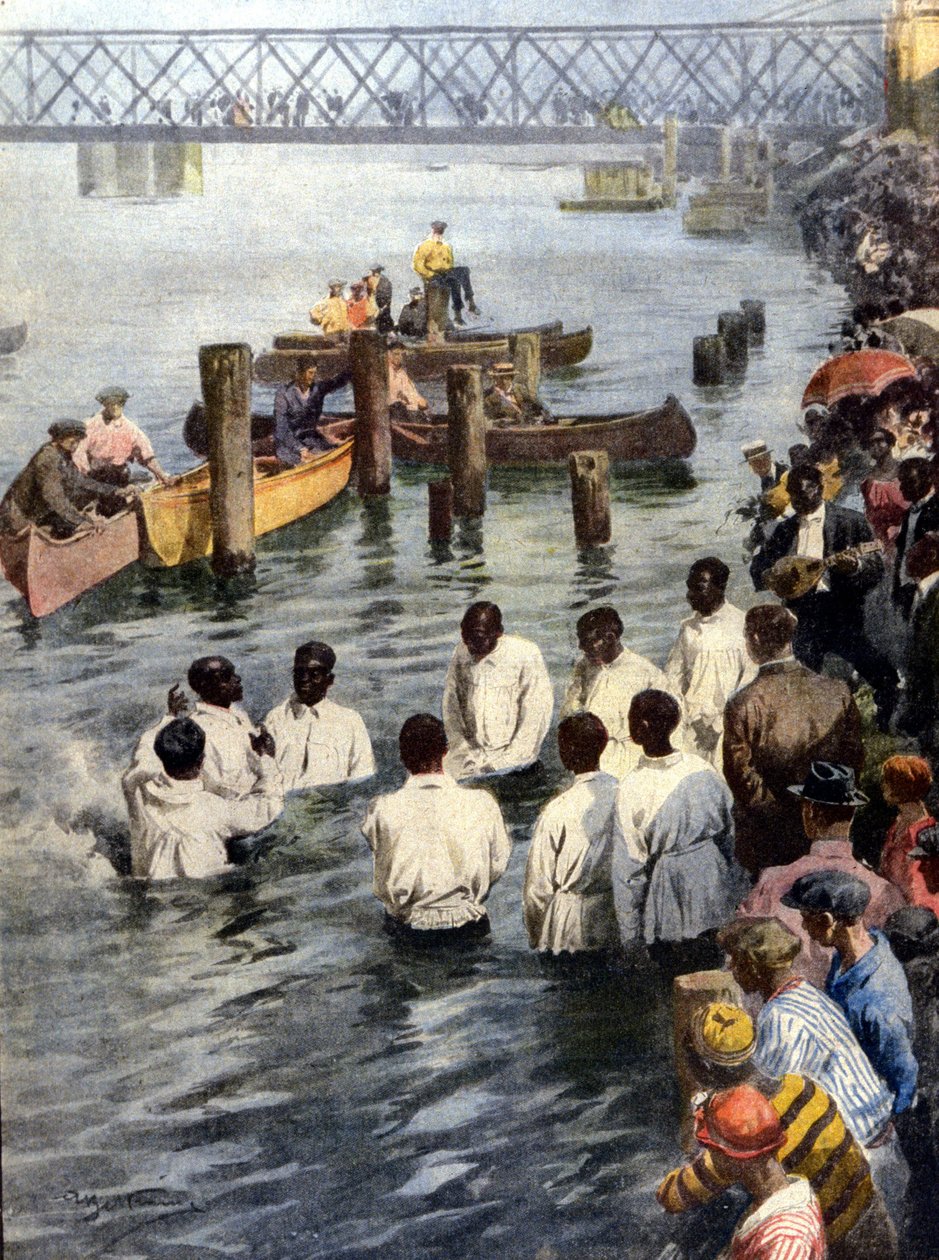 Cerimonia di battesimo nel fiume Cedar in Iowa (USA) di membri neri della setta Chiesa di Dio. Ill. di A. Beltrame. La Domenica del Corriere da Achille Beltrame