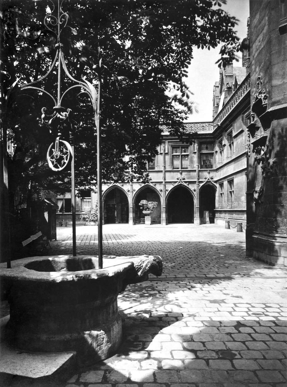 Hotel Cluny visto dal cortile, Parigi da Adolphe Braun