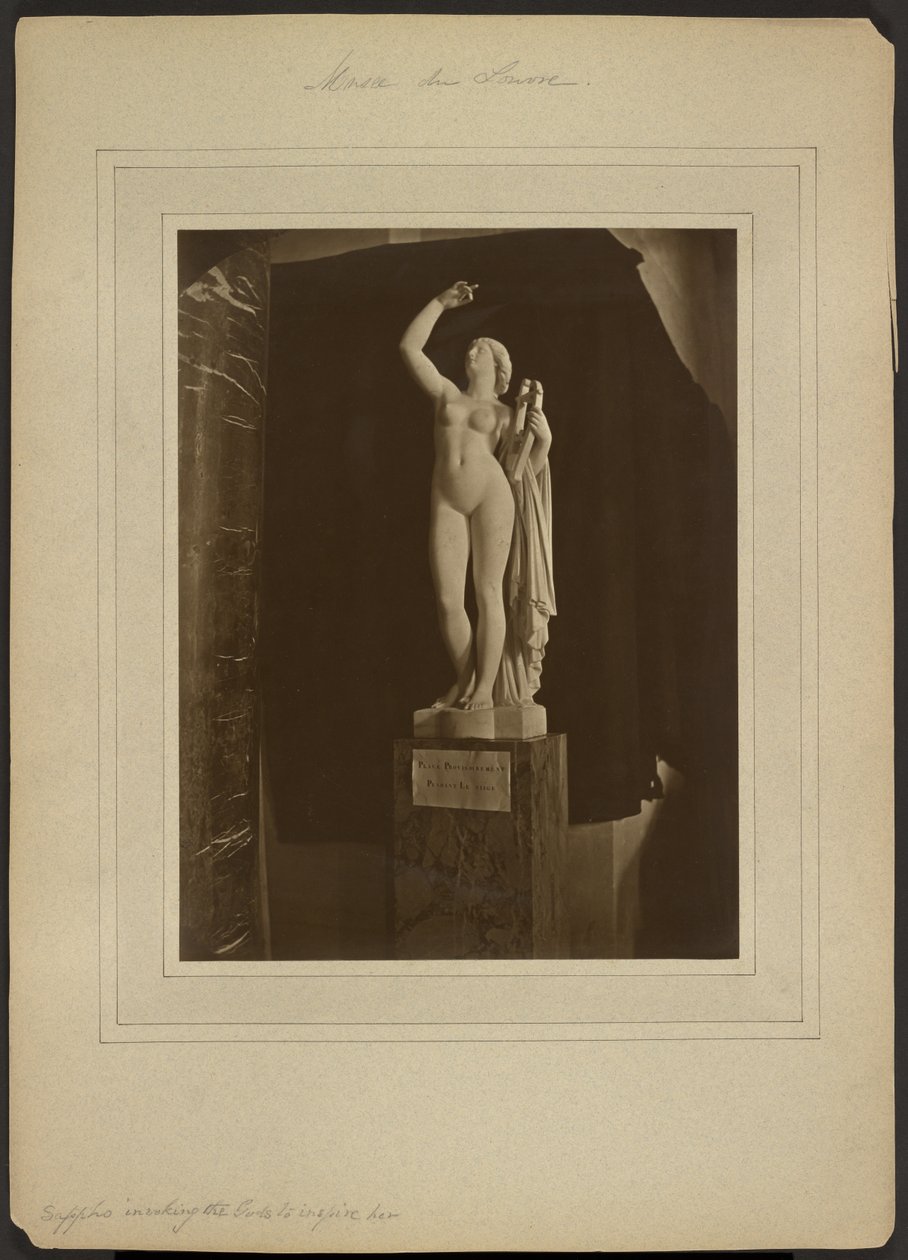 [Saffo che invoca gli dei affinché le diano ispirazione, di Pradier / Museo del Louvre] da Adolphe Braun
