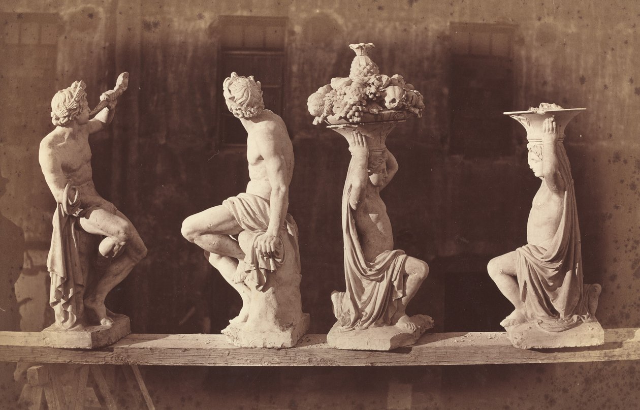 Quattro statue da Adolphe Terris