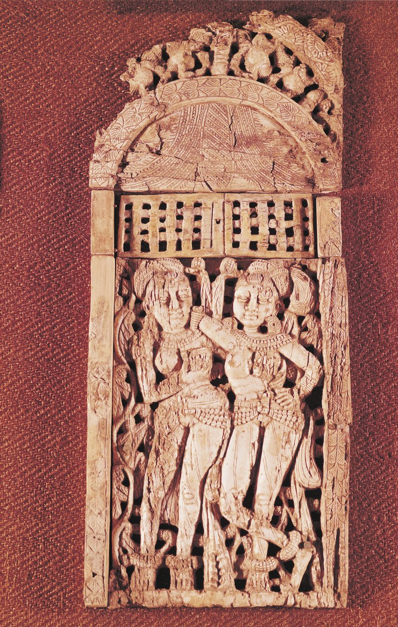 Placca indiana scolpita raffigurante due figure femminili sotto un torana, da Begram, Afghanistan, I-II secolo da Afghan School