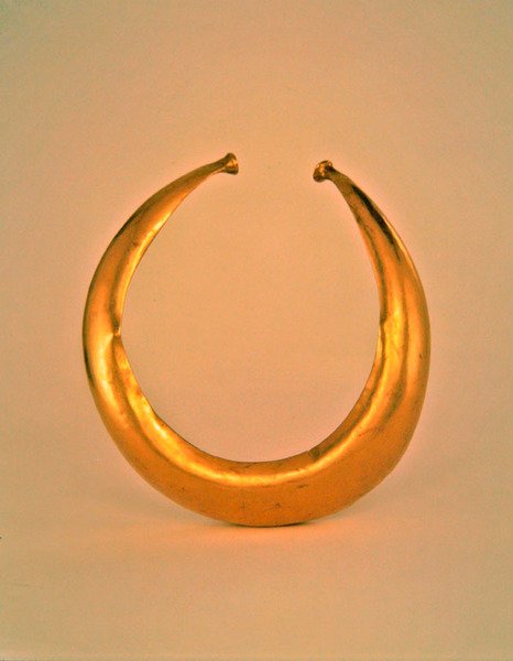 Collare, Mooghaun North, Contea di Clare, Tarda Età del Bronzo, 800-700 a.C. (oro) da Age Bronze