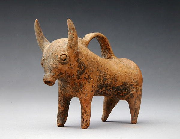 Vaso a forma di bue, c.1575-1400 a.C. da Age Bronze