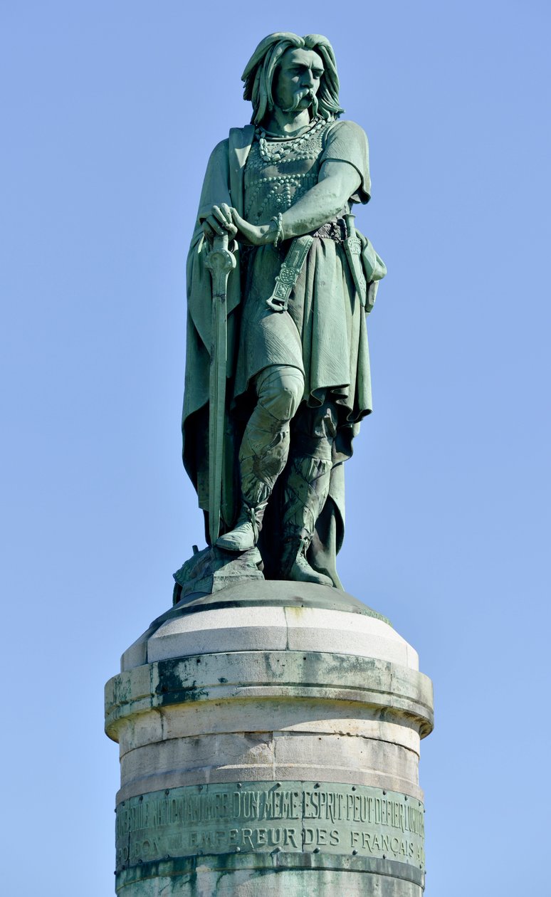 Statua colossale di Vercingetorige (72-46 a.C.) da Aime Millet