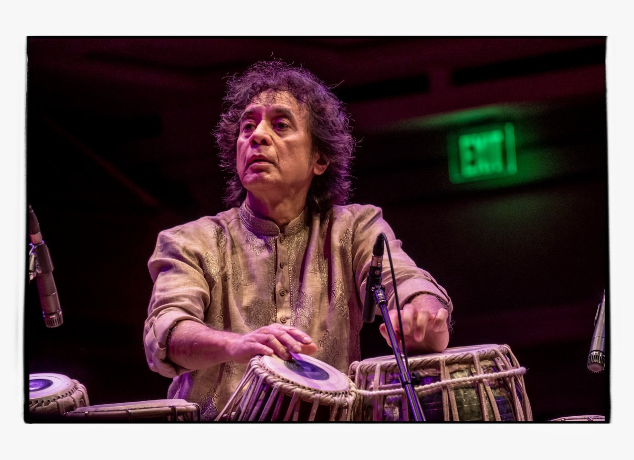 Zakir Hussain allo Schermerhorn Symphony Center, Nashville, 2018 (foto) da Alan Messer