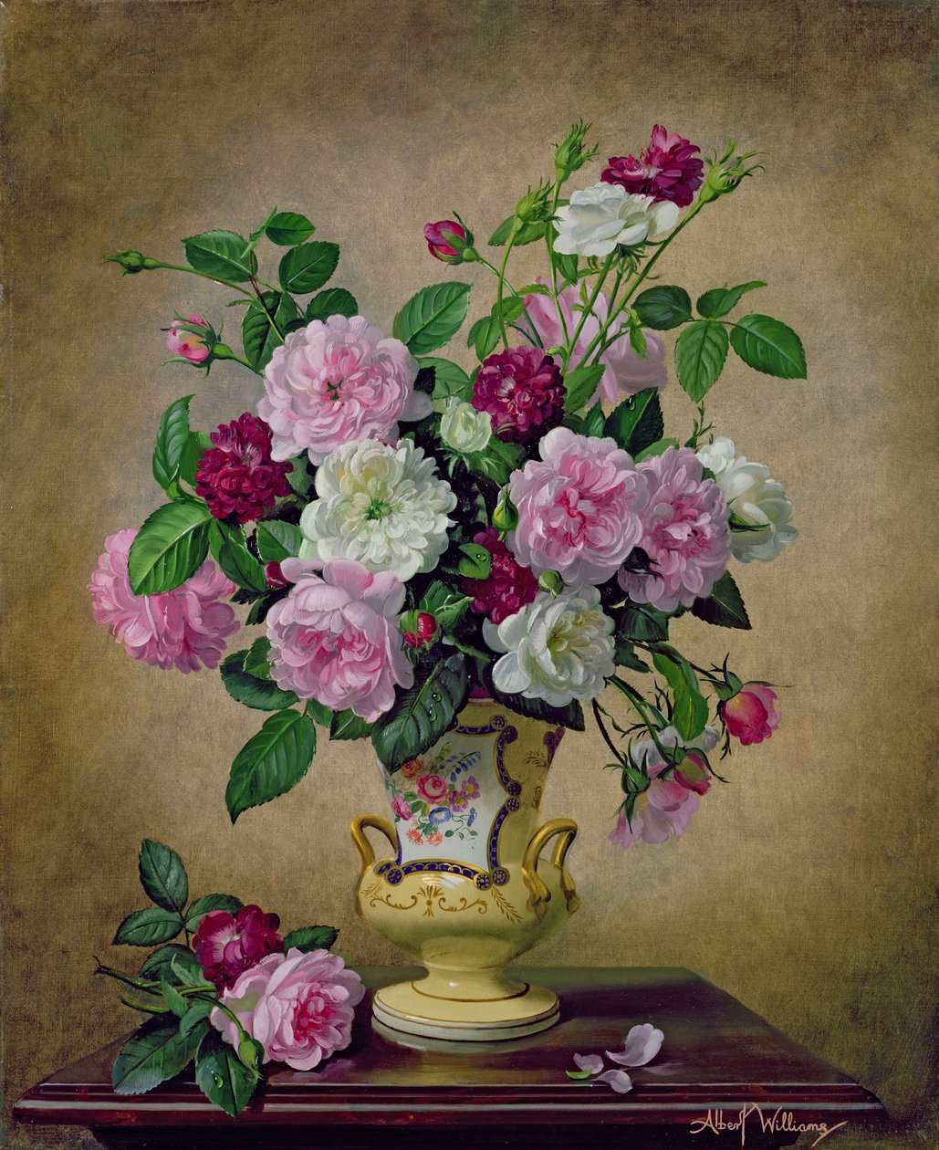 Rose e dalie in un vaso di ceramica da Albert Williams