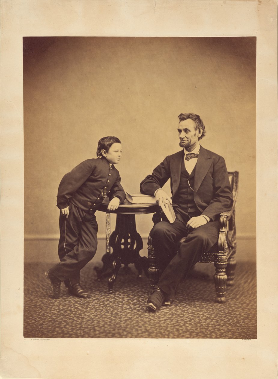 [Abraham Lincoln e suo figlio Thomas (Tad)]. da Alexander Gardner