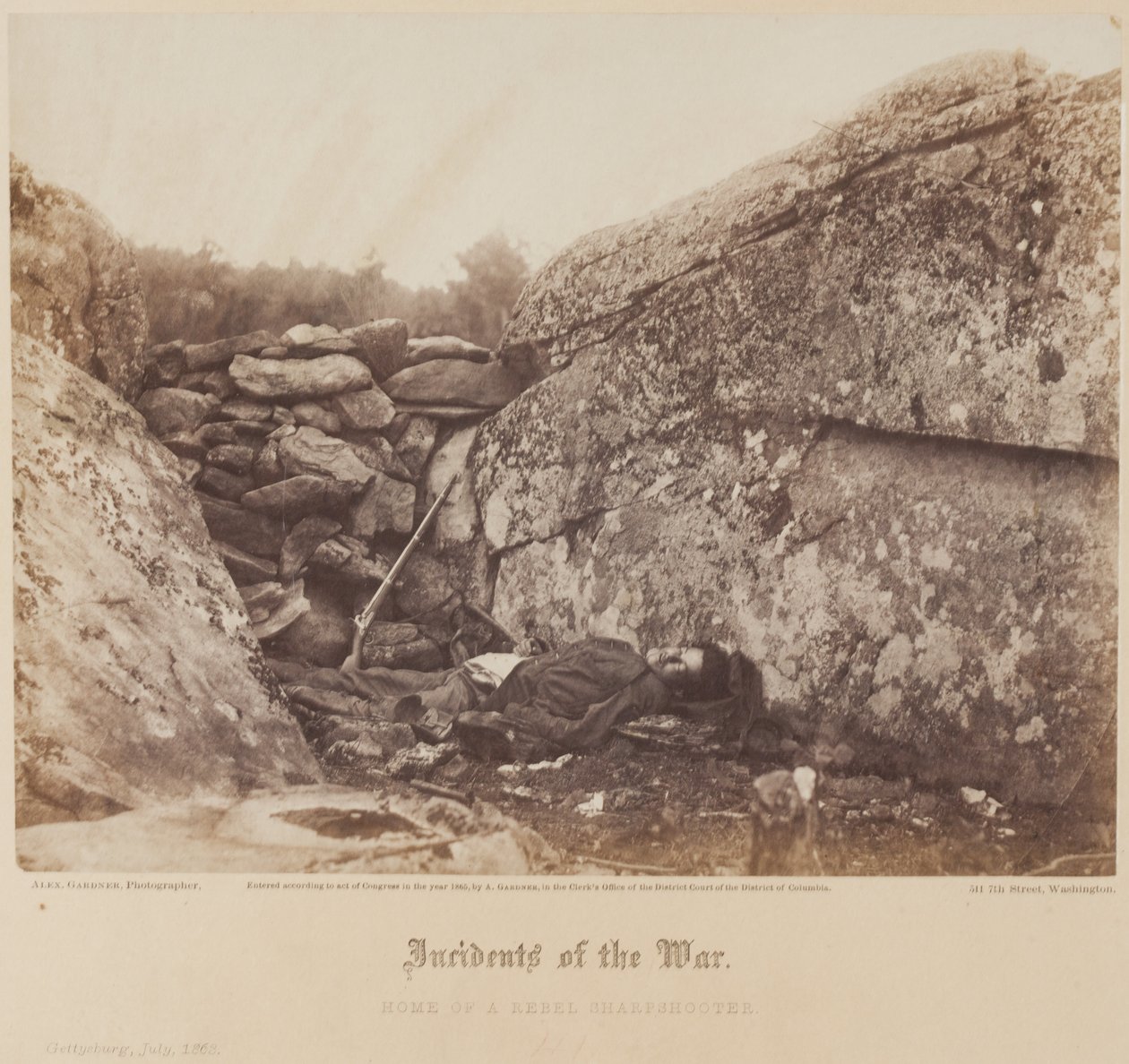 Casa di un cecchino ribelle, Gettysburg, luglio da Alexander Gardner