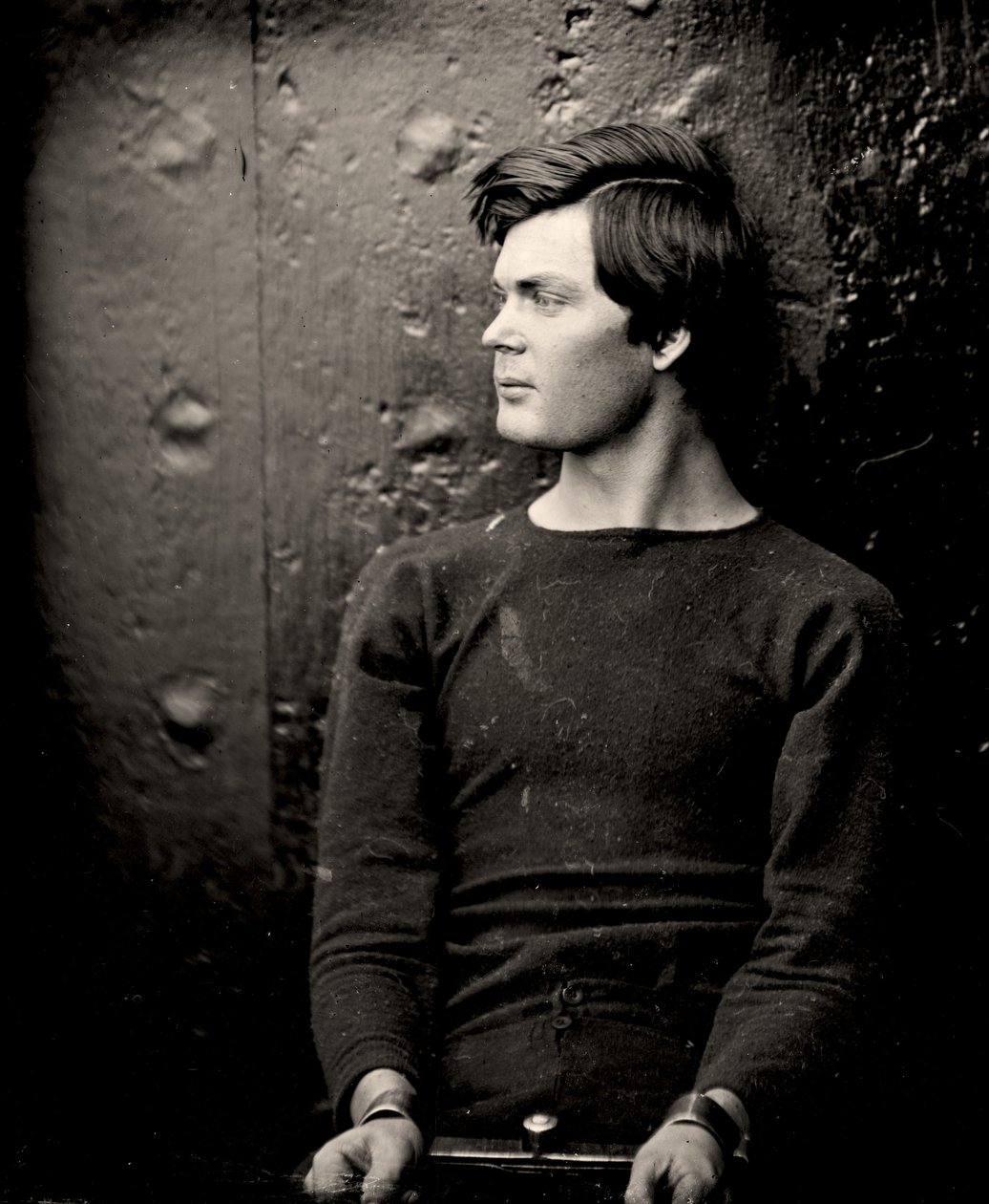 Lewis Powell con manette ai polsi a bordo della USS Saugus, 1865 da Alexander Gardner