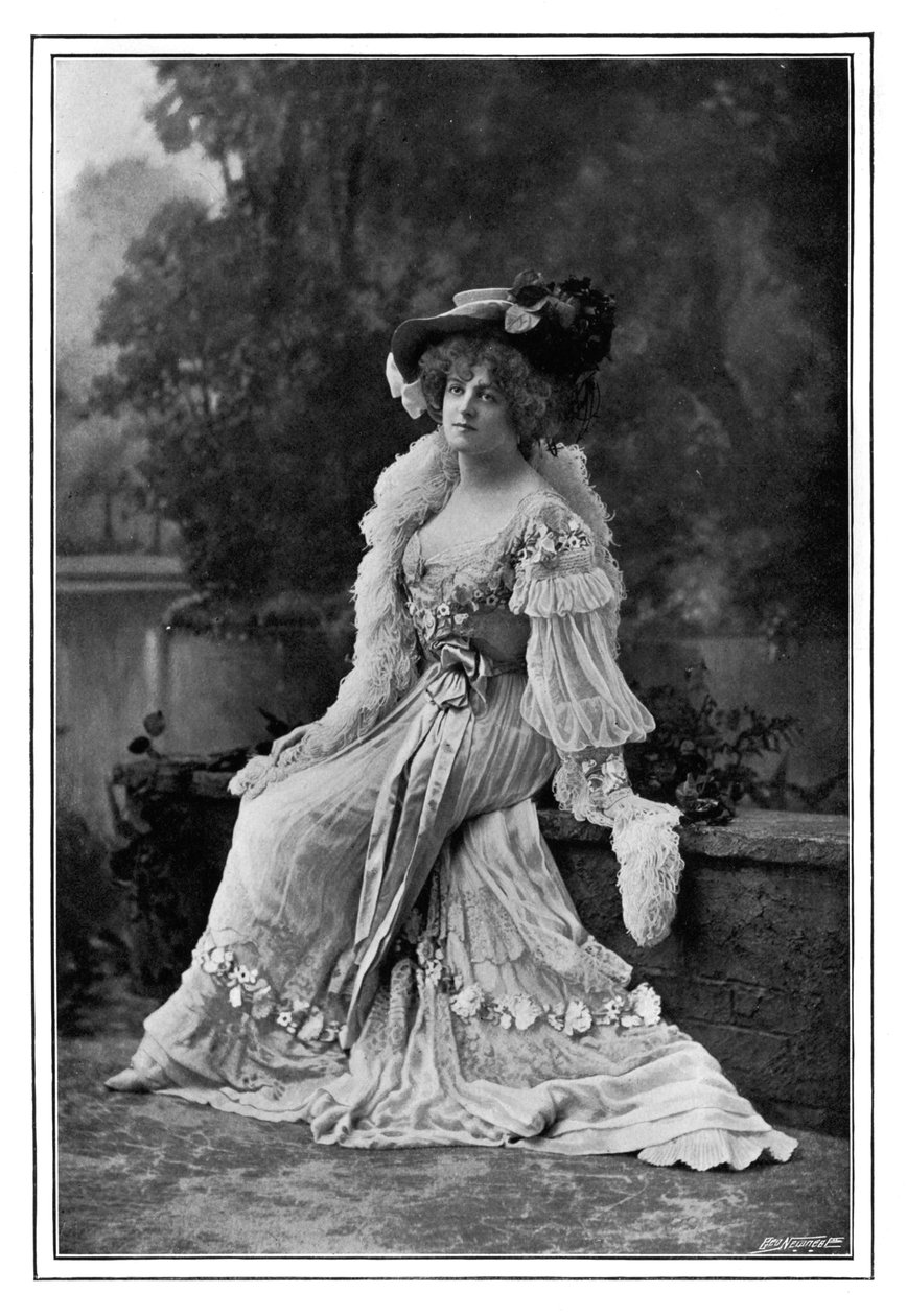 Marie Studholme, attrice teatrale inglese, 1901 da Alfred Ellis and Walery