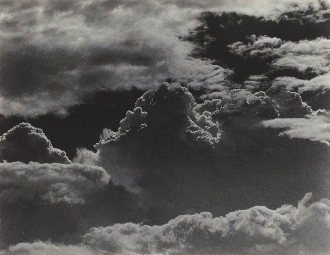 Nuvole o equivalenti da Alfred Stieglitz