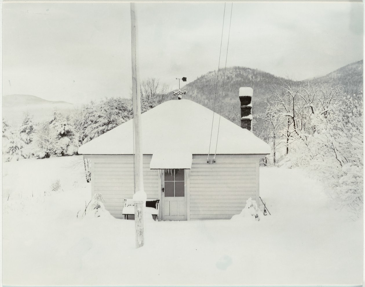 Prima neve e la piccola casa da Alfred Stieglitz