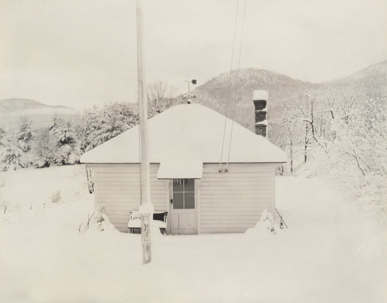 La prima neve e la casetta da Alfred Stieglitz