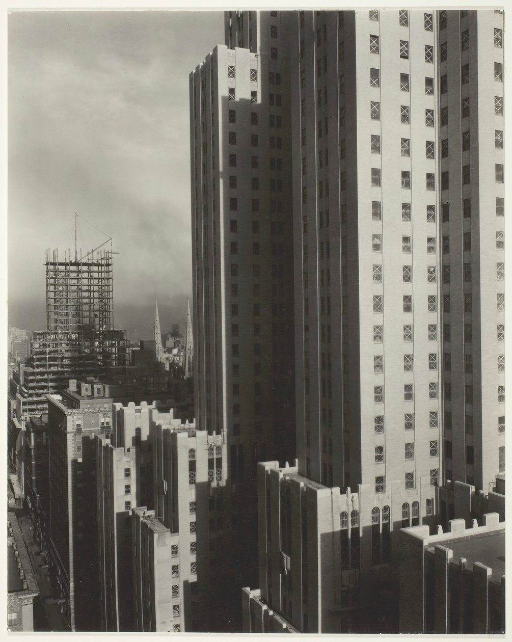 Dalla mia finestra al Shelton, Ovest, 1931 da Alfred Stieglitz