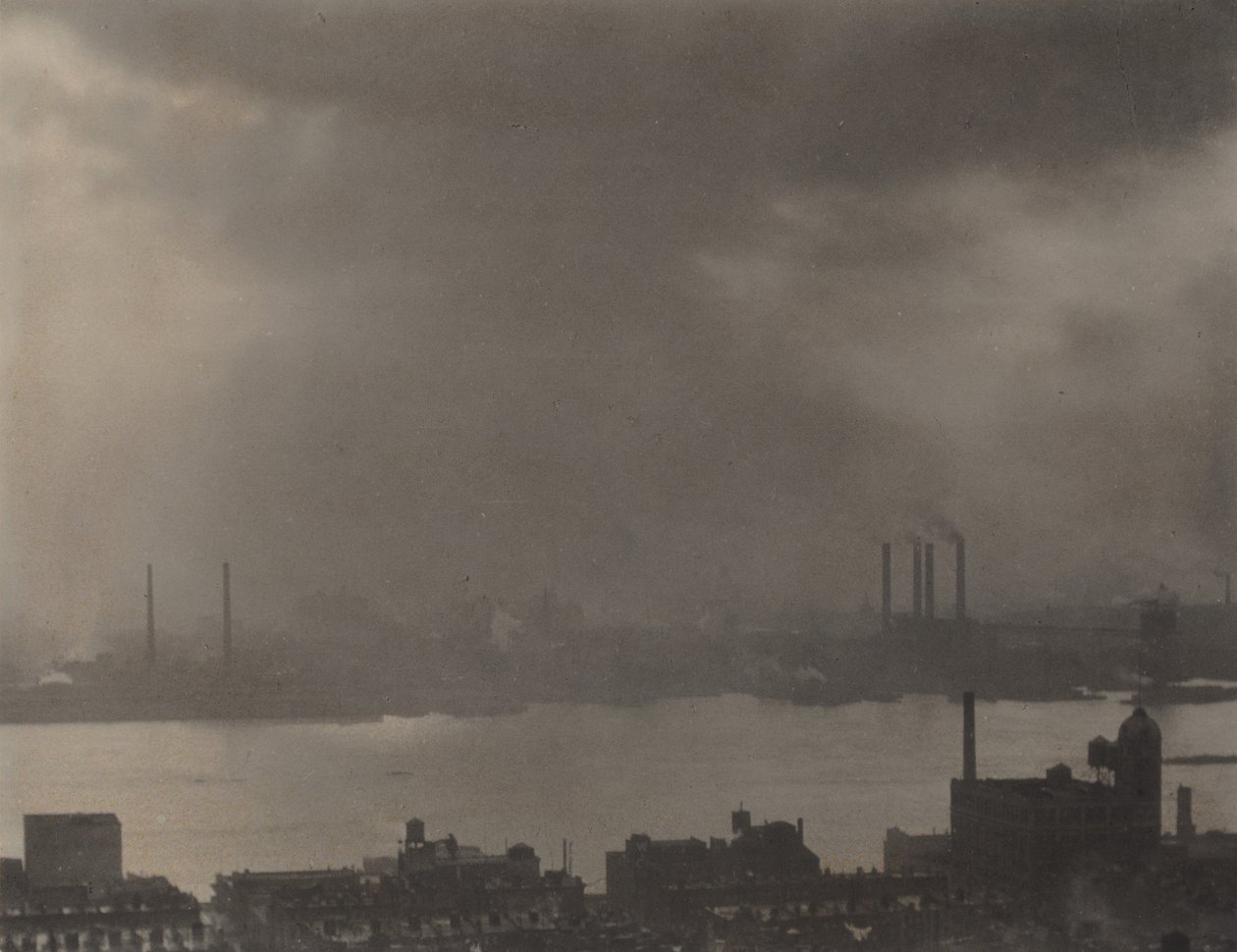 Da Shelton, New York, guardando verso est da Alfred Stieglitz