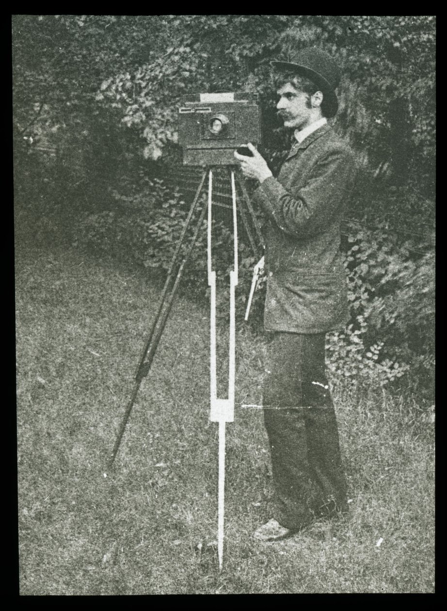 Autoritratto con Fotocamera, Treppiede e Pistola da Alfred Stieglitz