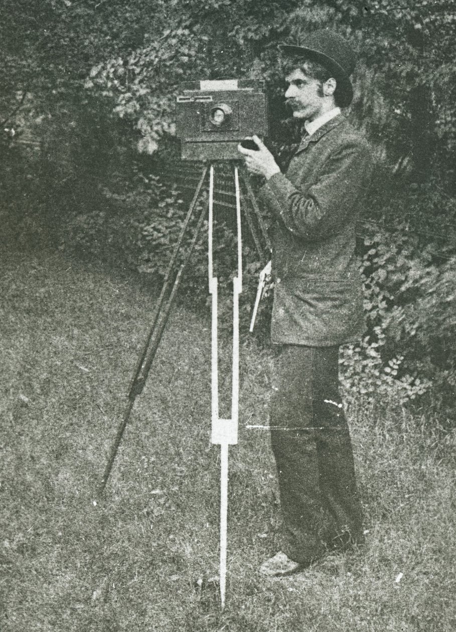 Autoritratto con fotocamera, treppiede e pistola, 1886 da Alfred Stieglitz