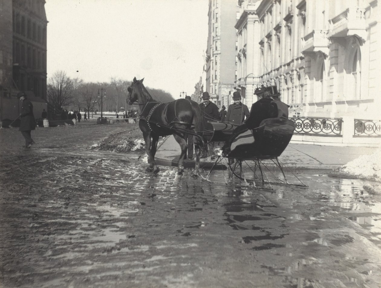 Domenica, Fifth Avenue e 57th Street, New York da Alfred Stieglitz