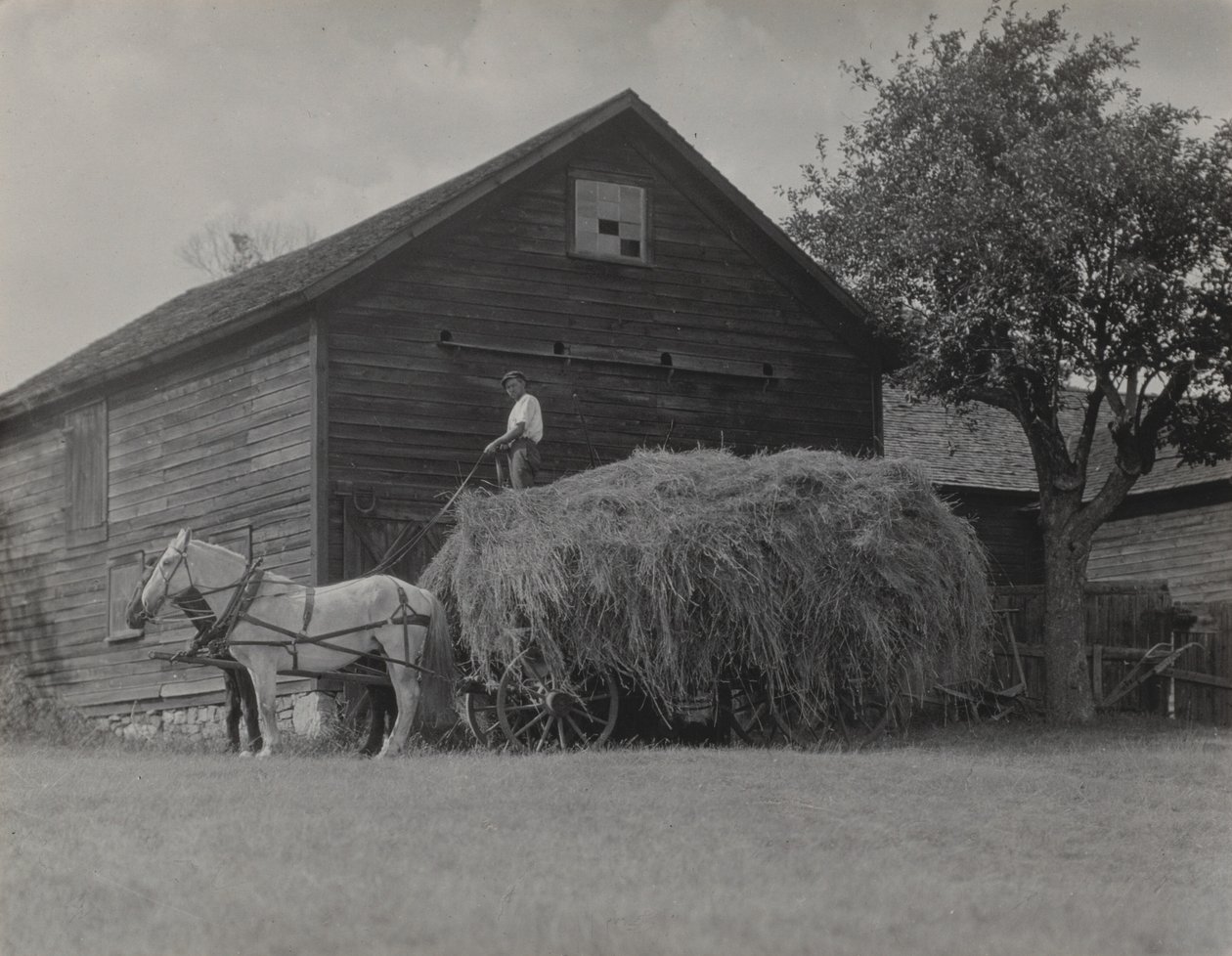 Il carro da fieno e il fienile da Alfred Stieglitz