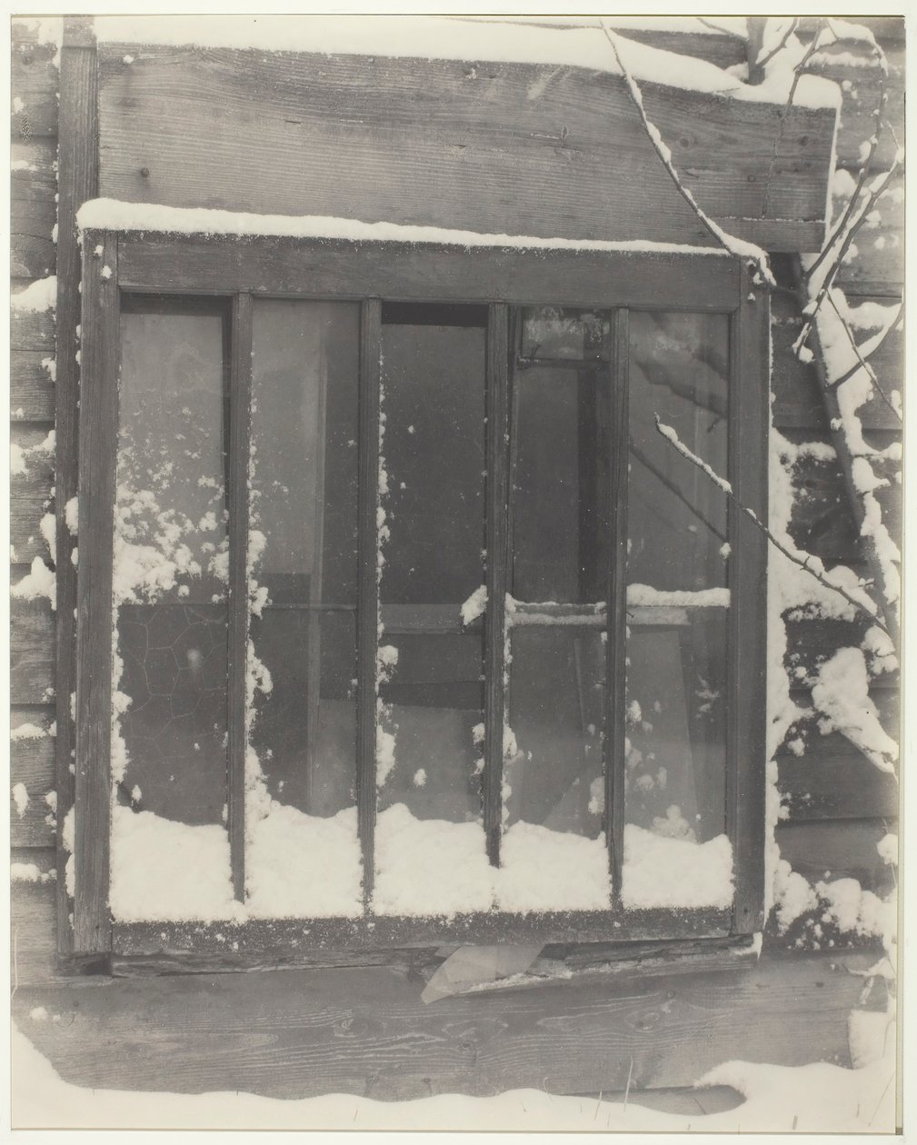 Finestra: Legno, Vetro, Neve, 1923 da Alfred Stieglitz
