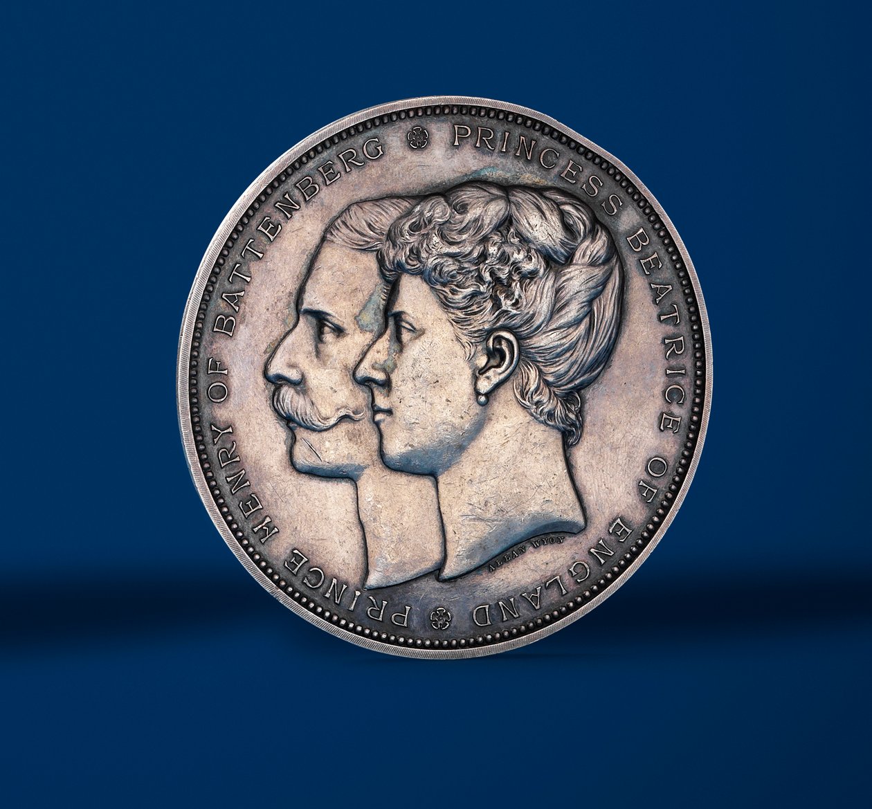 Medaglia commemorativa del matrimonio della Principessa Beatrice e del Principe Enrico di Battenberg, 1885 (argento) da Alfred and Wyon, Joseph Shephard Wyon