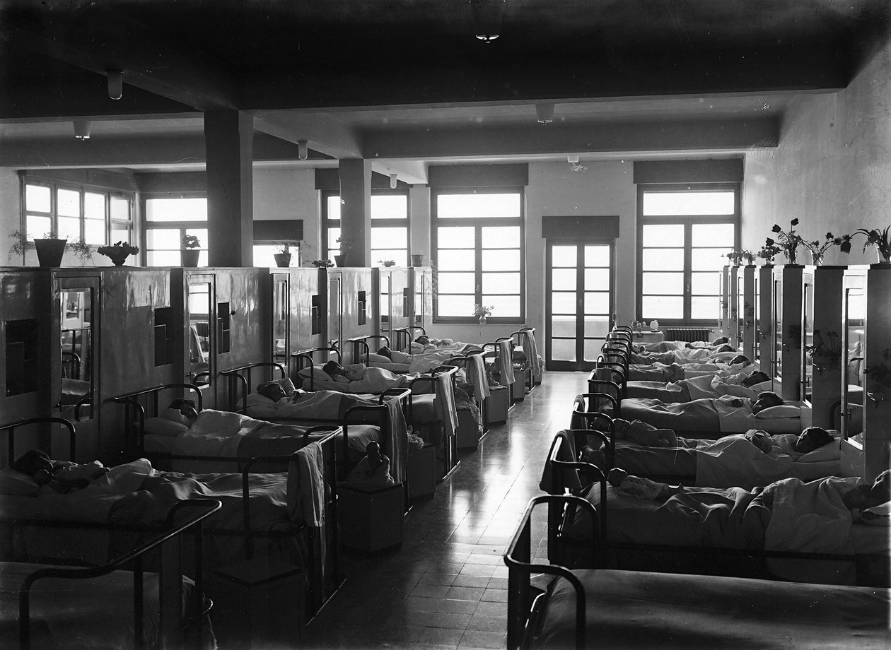 Villa Rosa Maltoni Mussolini: bambini nei loro letti da Fratelli Alinari