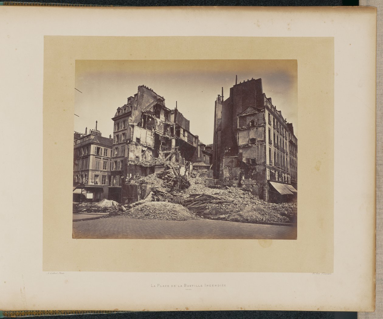 La Place de la Bastille in fiamme. da Alphonse J. Liébert