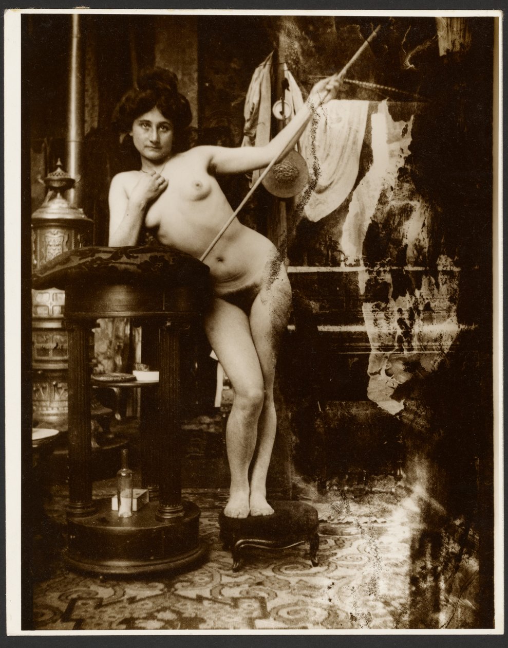 [Nudo femminile con lancia, Parigi]. da Alphonse Maria Mucha