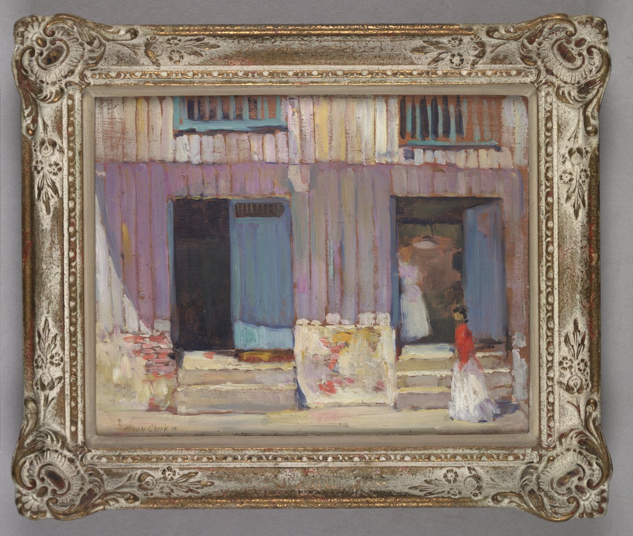 Donna che cammina davanti a edifici da Alson Skinner Clark