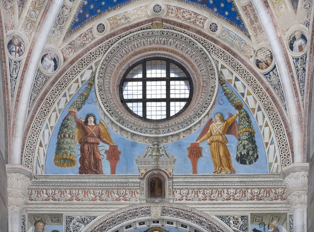 Angeli con scudi rossi e decorazioni da Ambrogio da Fossano