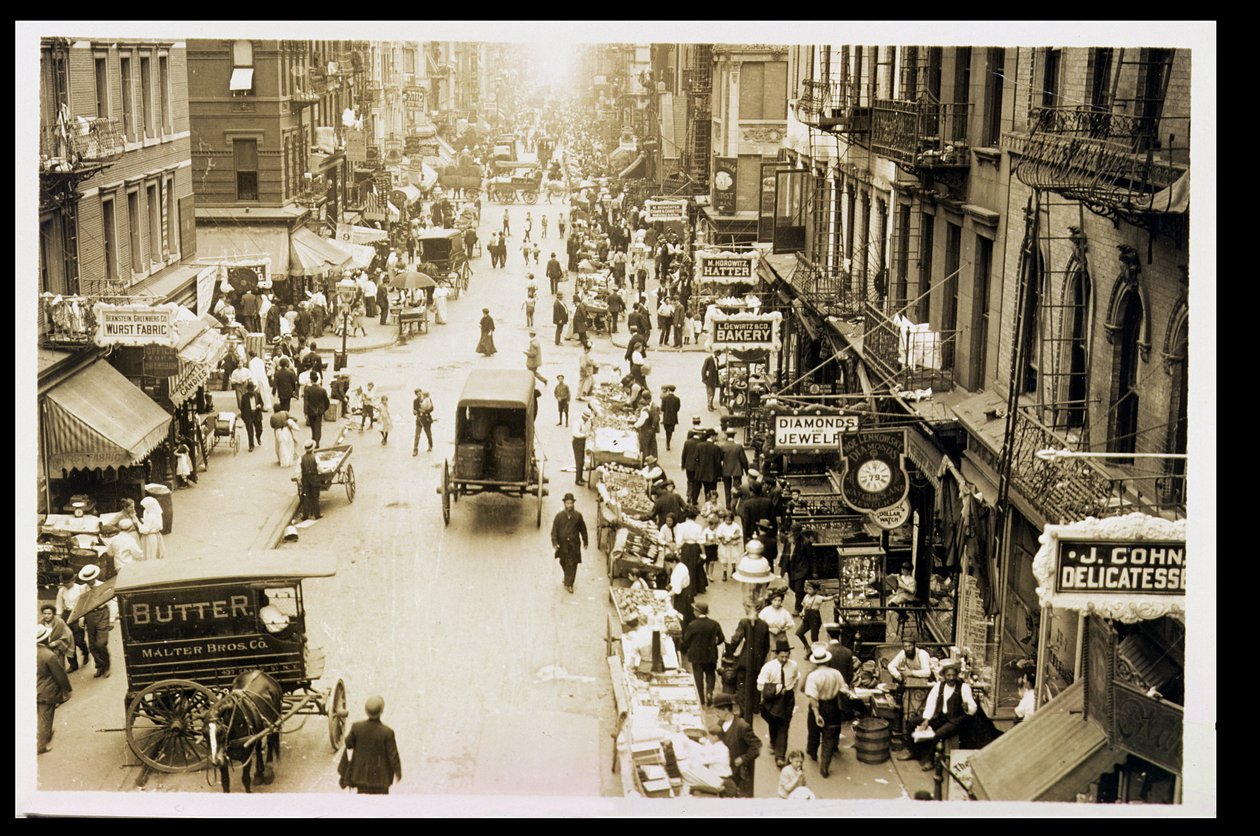 Verso est su Rivington e Orchard Streets, 1905 da American Photographer
