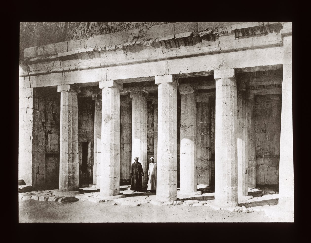 Facciata della Cappella di Anubi, Grande Tempio a Deir El-Bahri da American Photographer