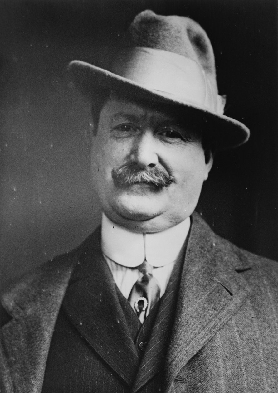 William J. Burns, 1927 da American Photographer