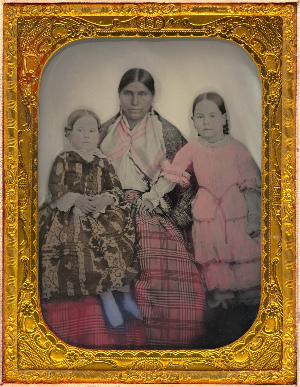 Ritratto di una donna e due ragazze da American 19th Century