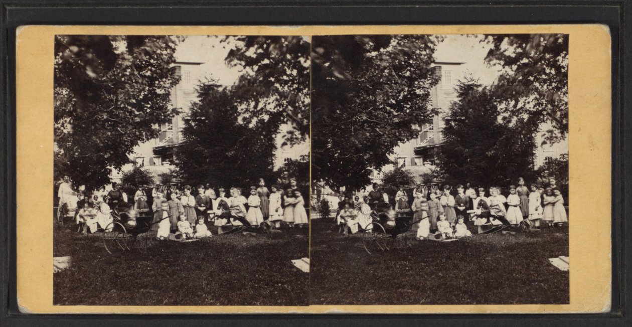 Bambini e parco giochi, Comunità di Oneida, Stato di New York, c.1870 da American Photographer
