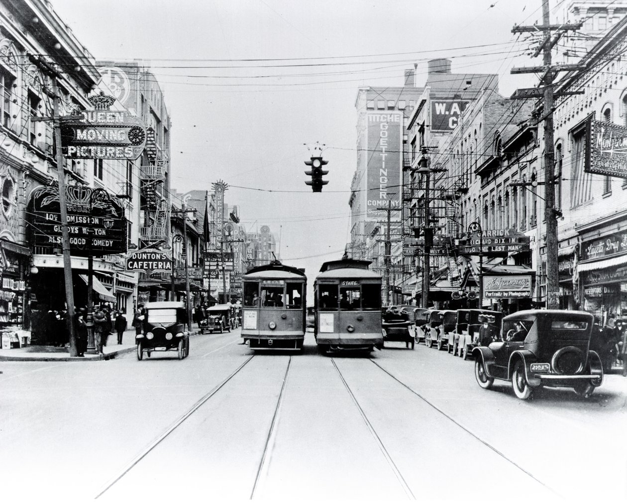 Elm Street, Dallas 1922 da American Photographer