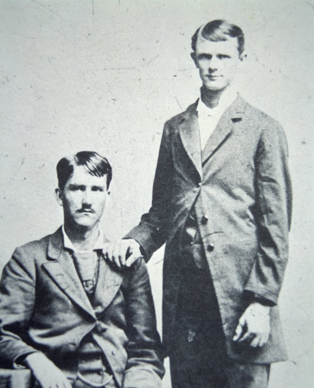 Frank (1843-1915) e Jesse James (1847-82) c.1870 da American Photographer