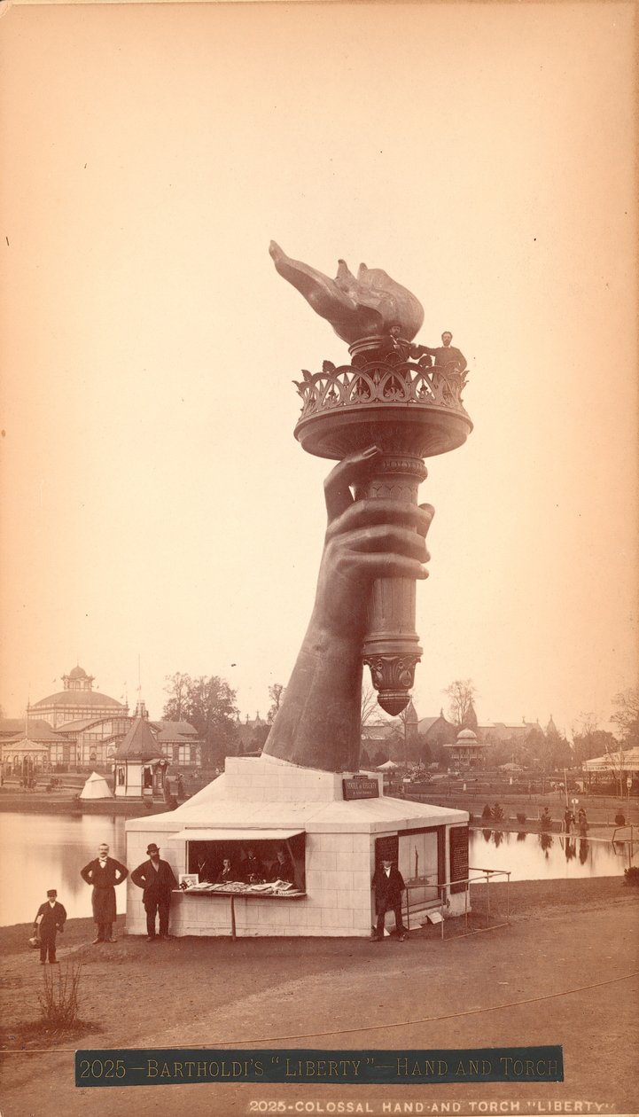 Mano e torcia della Statua della Libertà, c.1876 da American Photographer
