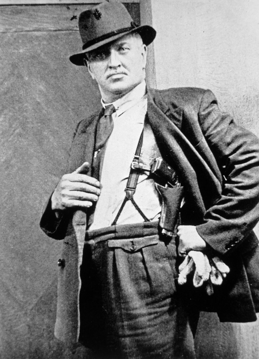 Detective della polizia di New York, c.1920 da American Photographer