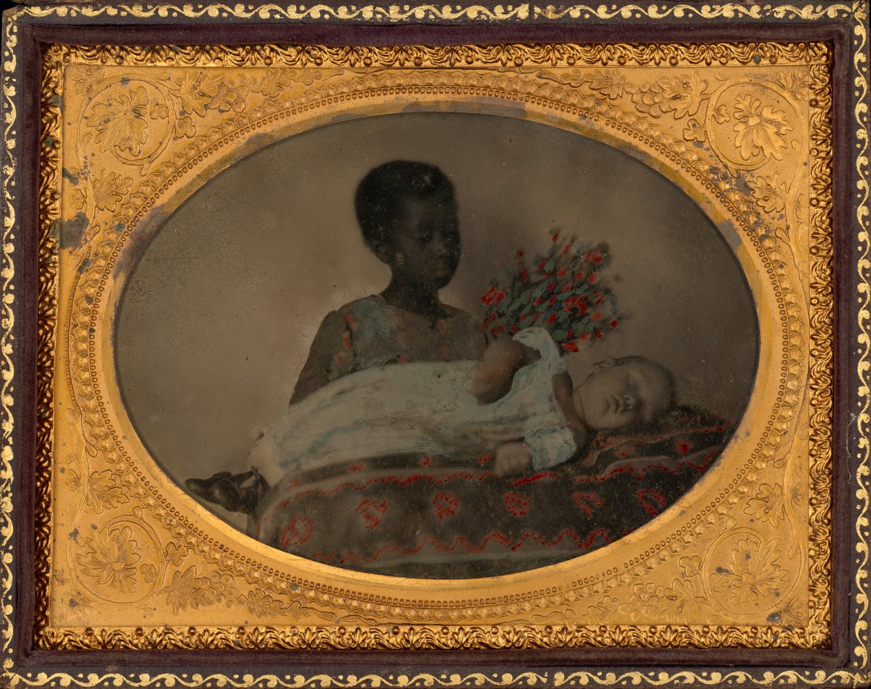 Ritratto di ragazza e bambino post mortem, c. 1860 (foto) da American Photographer