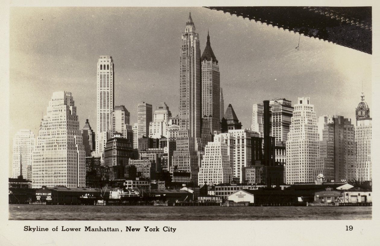Skyline di Lower Manhattan, New York City, USA (foto b/n) da American Photographer