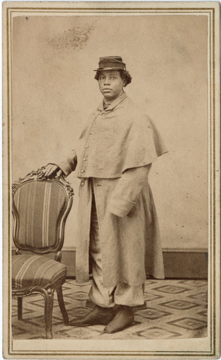 Donna afroamericana non identificata in uniforme da American Photographer
