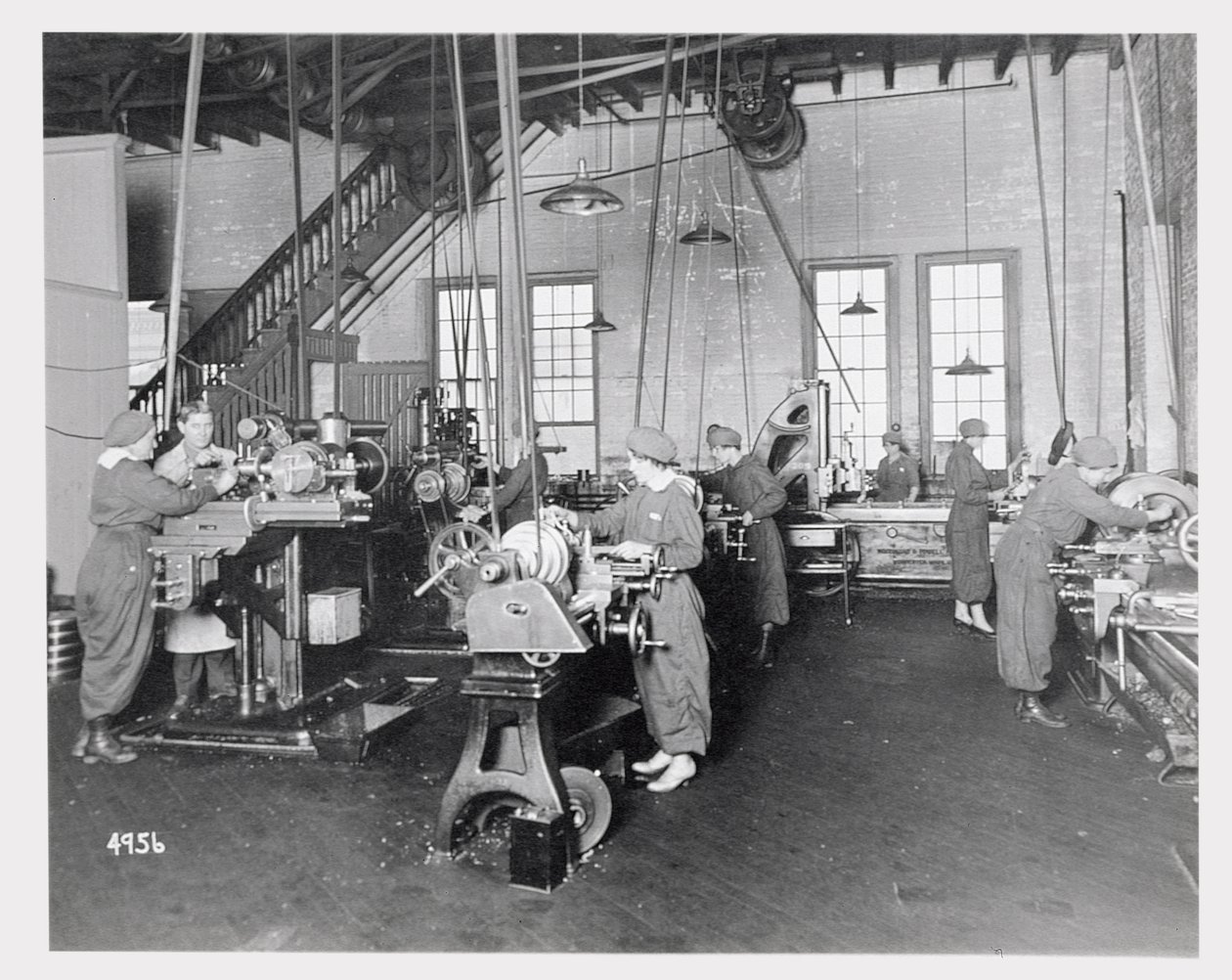 Donne che Lavorano nelle Fabbriche durante la Prima Guerra Mondiale da American Photographer