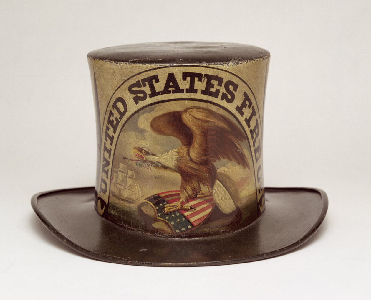 Cappello da parata dei pompieri dipinto da David Bustill Bowser, c.1850 da American School