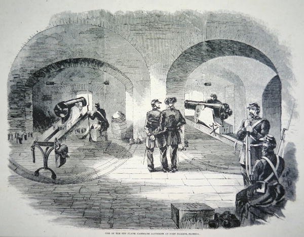 Una delle dieci batterie di casamatta laterale a Fort Dickens, Florida, sotto controllo dell