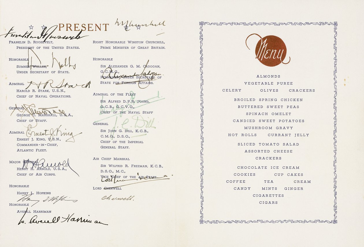 Menu stampato firmato da Winston Churchill e Franklin D. Roosevelt, U.S Flagship Augusta, Porto della Nave, Terranova, datato 9 agosto 1943. Il primo incontro ufficiale tra Churchill e Roosevelt che produsse la Carta Atlantica, il preludio all